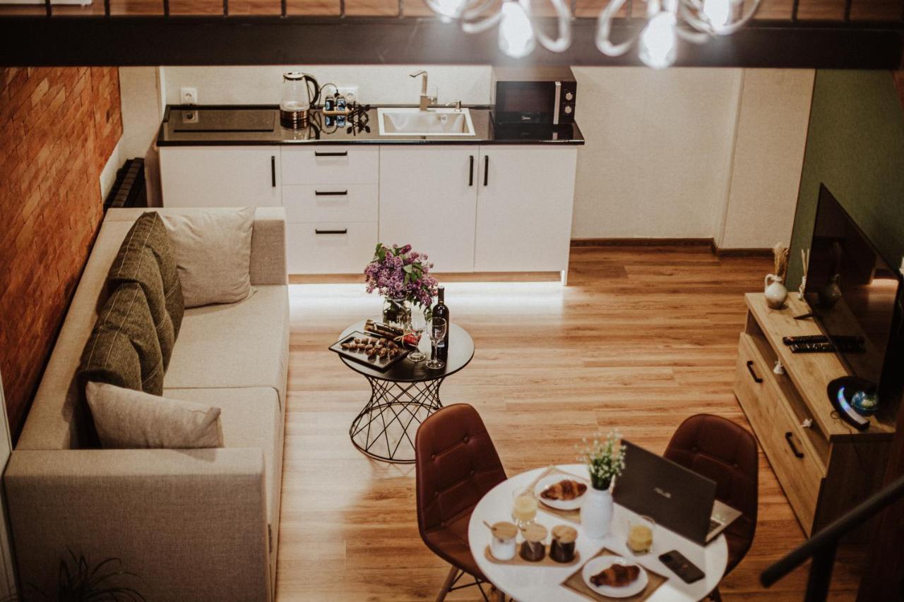 Luxury Duplex - Center *